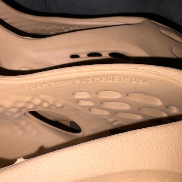 Yeezy Foam Runner - Picture 6 of 7